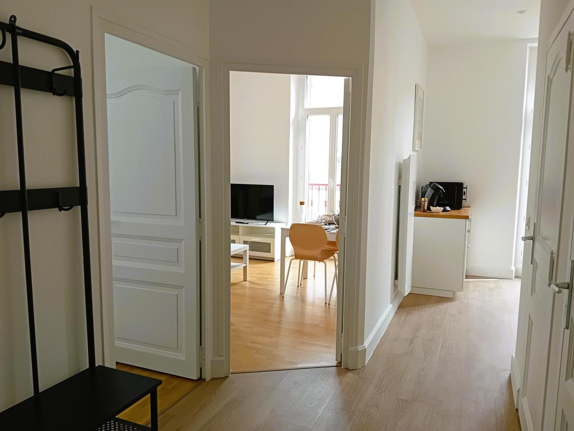 102 - Appart Renove Avec Grand Salon Et 1 Chambre - Tram Et Clinique Mutualiste A 1 Min Grenoble Eksteriør billede